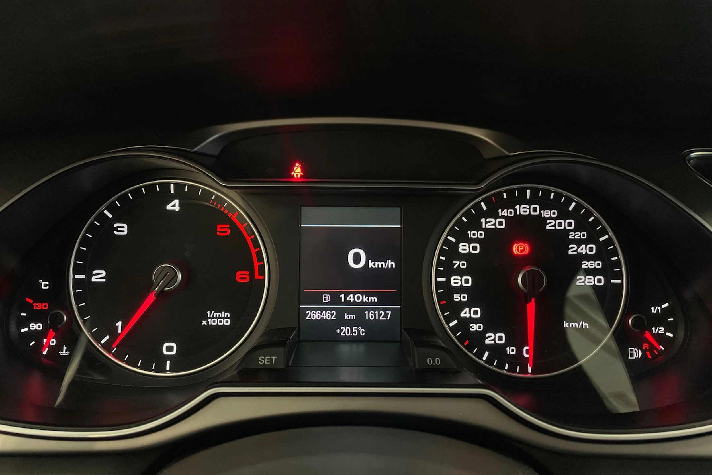 harmaa Audi A4 2012 kuva 13.