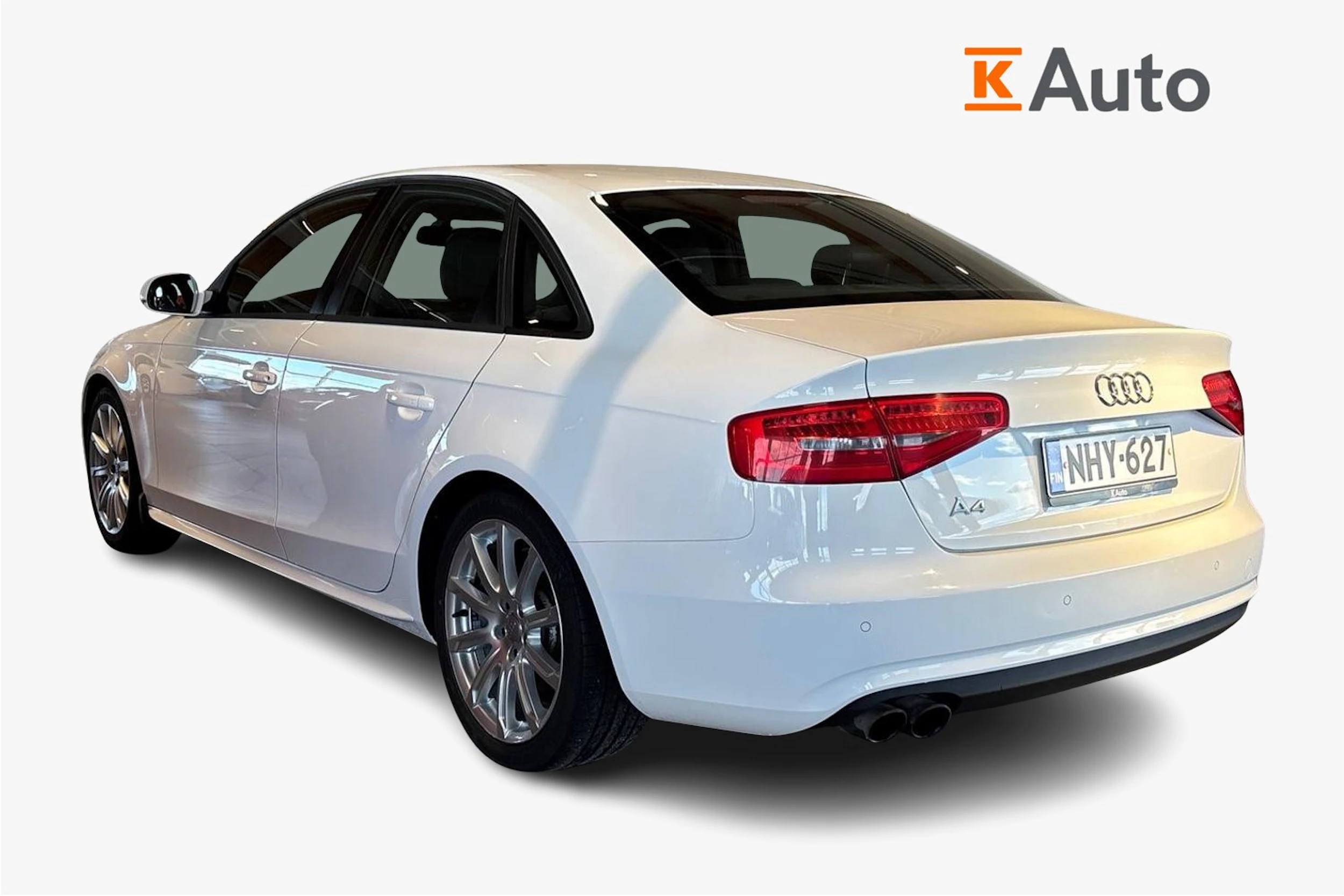 Valkoinen Audi A4 2012 kuva 2.