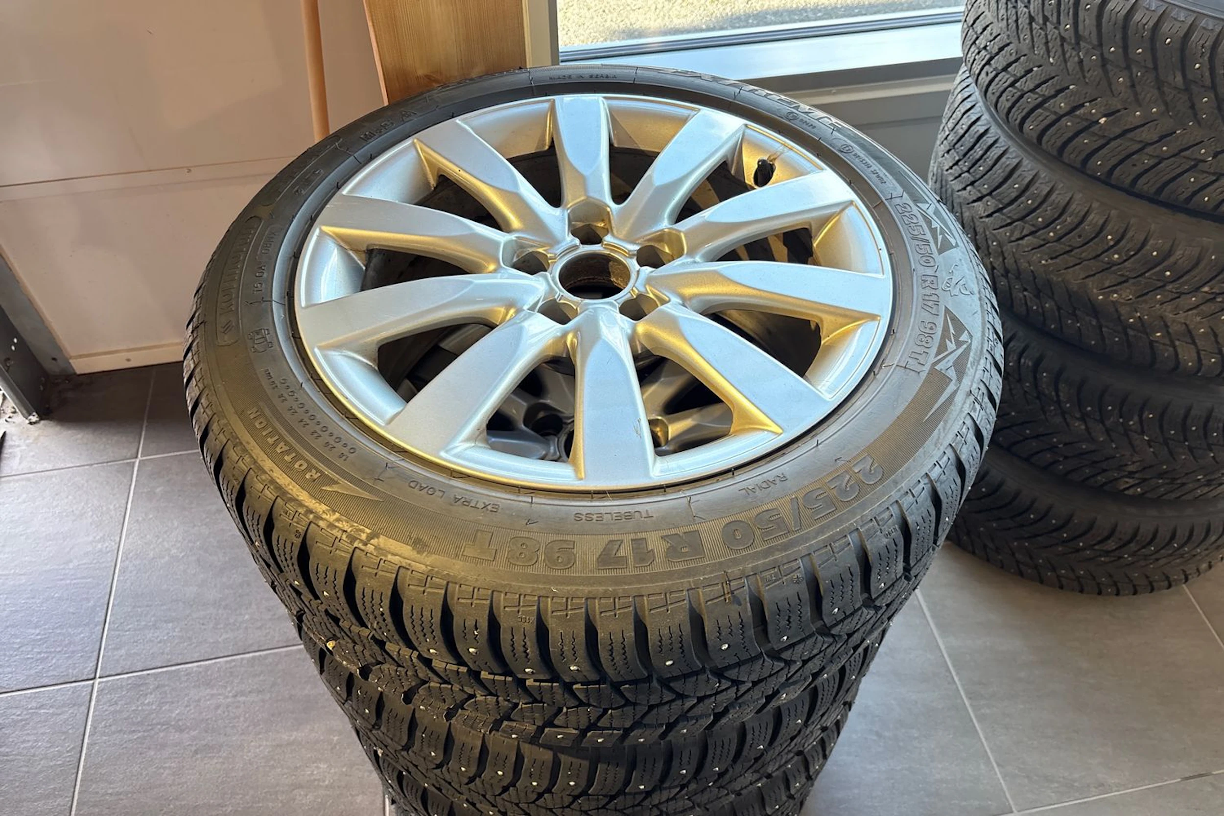 Valkoinen Audi A4 2012 kuva 10.