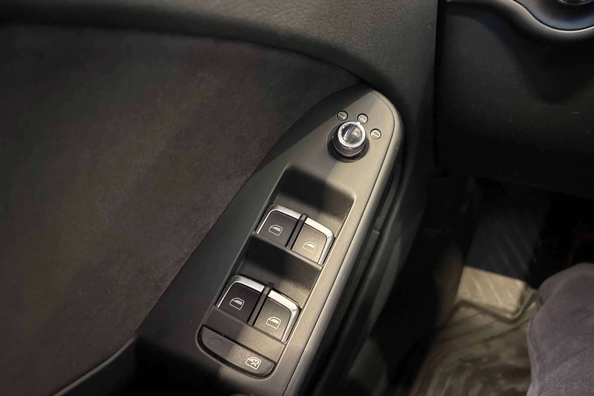 Valkoinen Audi A4 2012 kuva 11.