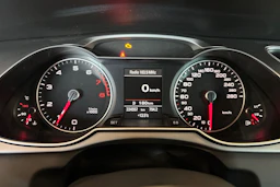 Valkoinen Audi A4 2012 kuva 13.