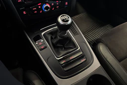 Valkoinen Audi A4 2012 kuva 17.