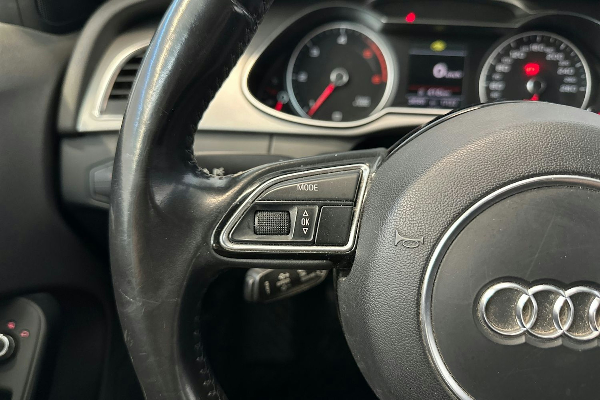 harmaa Audi A4 2012 kuva 14.
