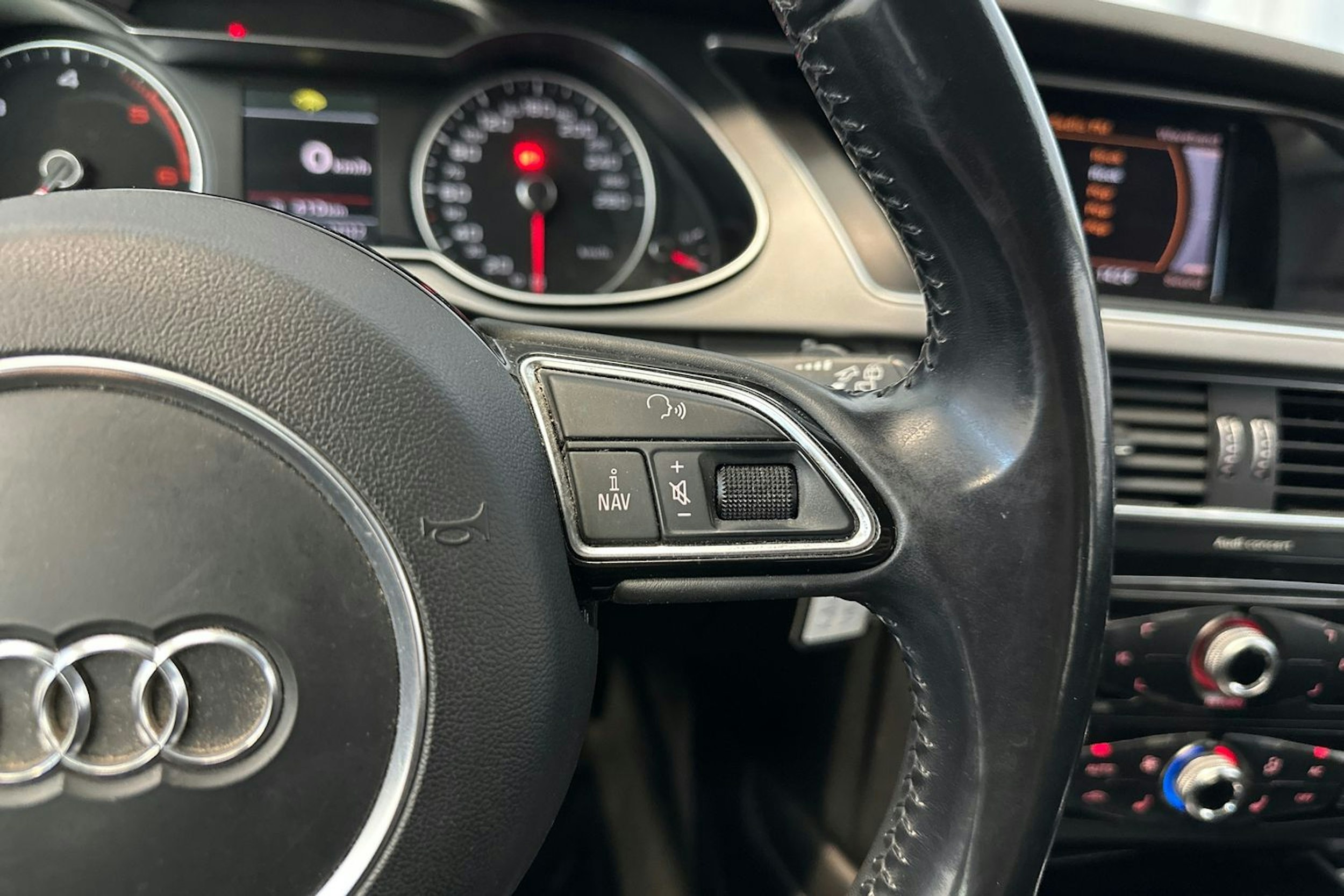 harmaa Audi A4 2012 kuva 15.