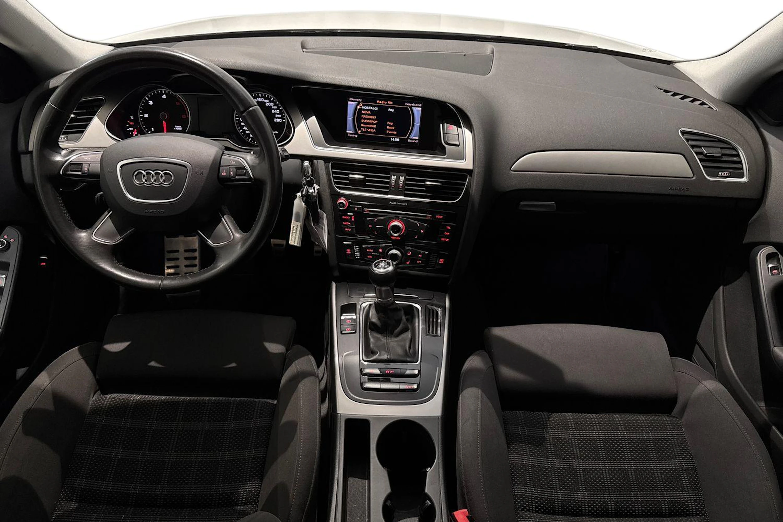 valkoinen Audi A4 2012 kuva 9.