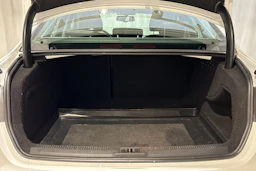 valkoinen Audi A4 2012 kuva 17.