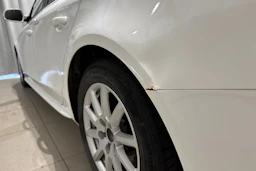 valkoinen Audi A4 2012 kuva 23.
