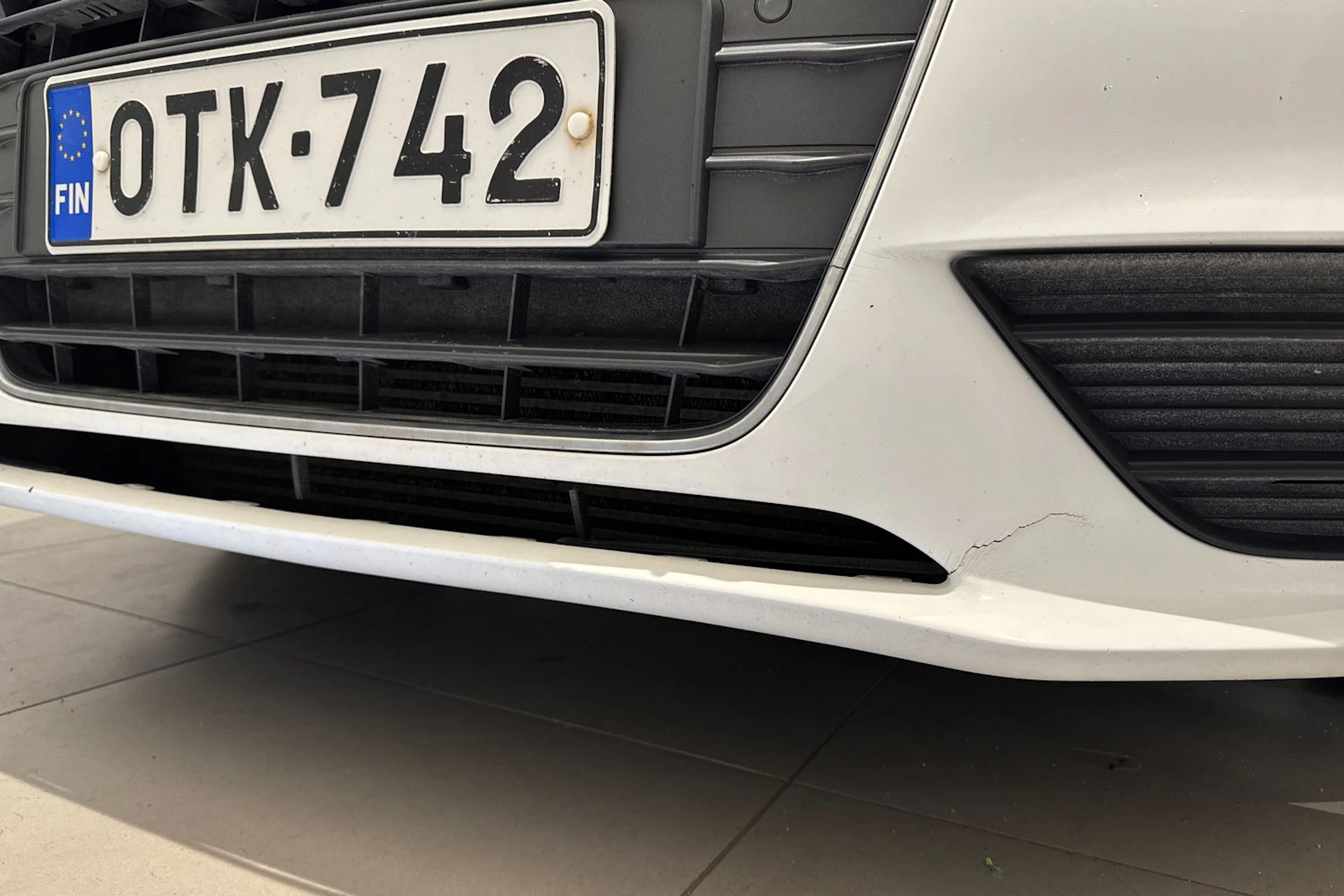 valkoinen Audi A4 2012 kuva 25.