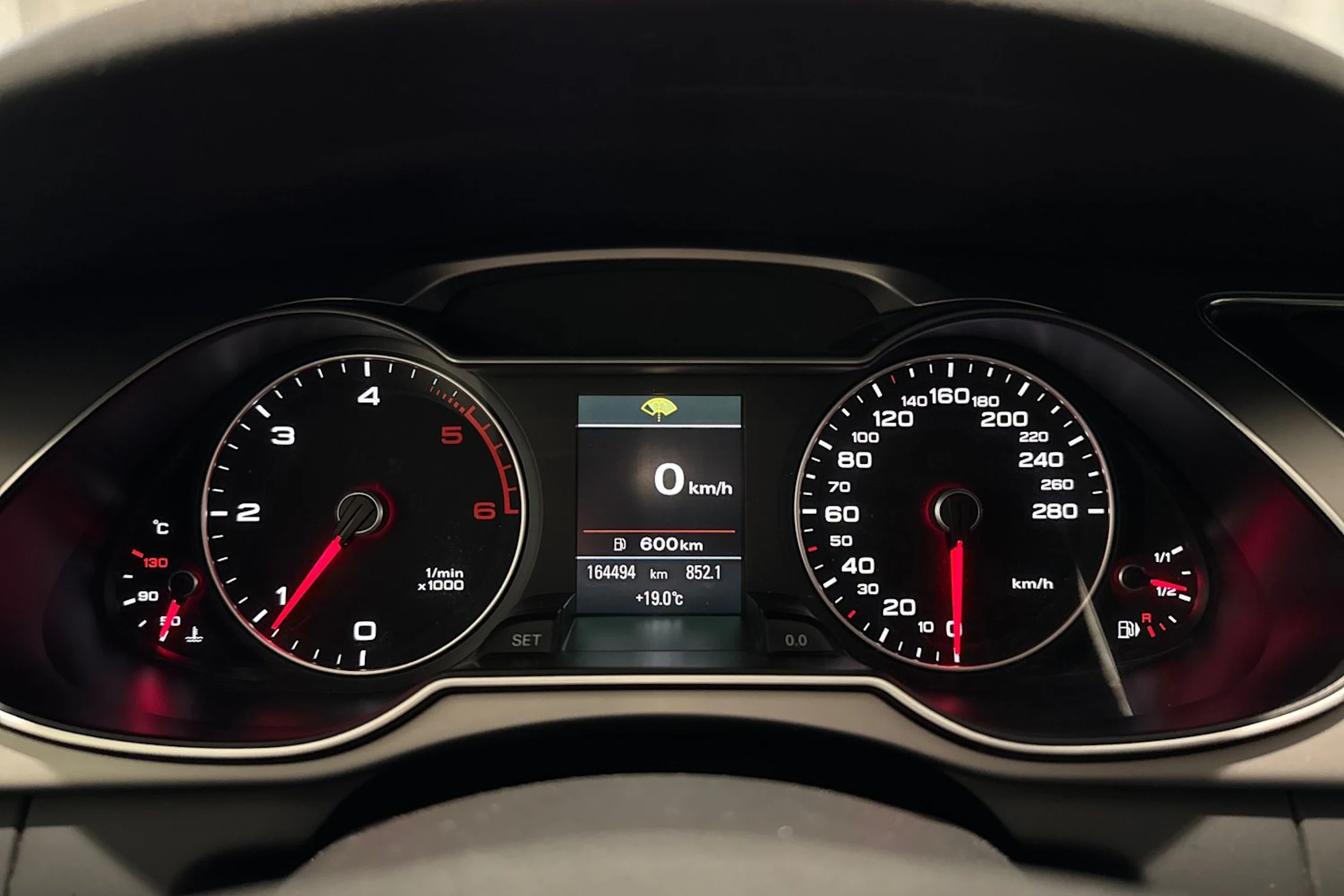 valkoinen Audi A4 2012 kuva 29.
