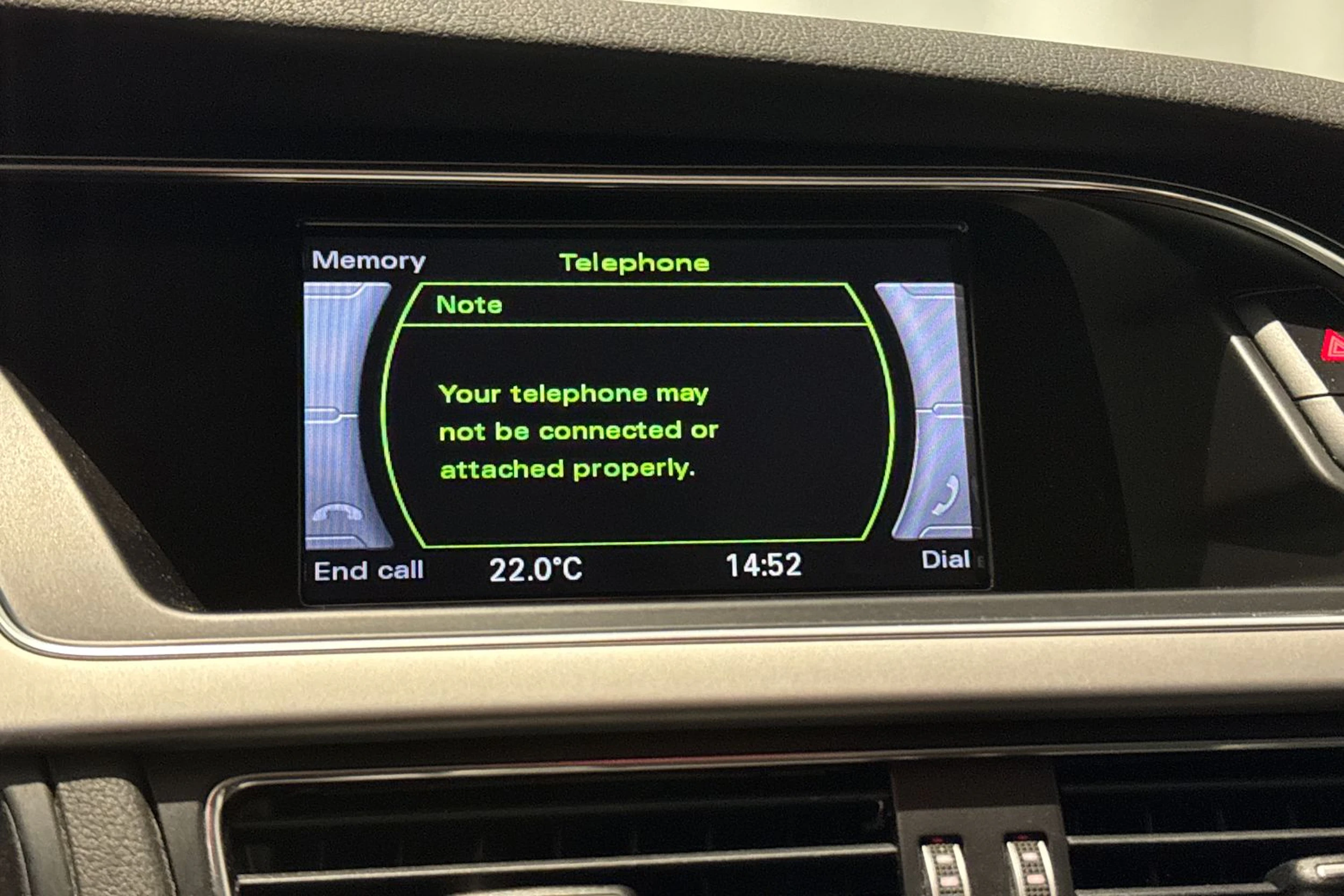 valkoinen Audi A4 2012 kuva 32.