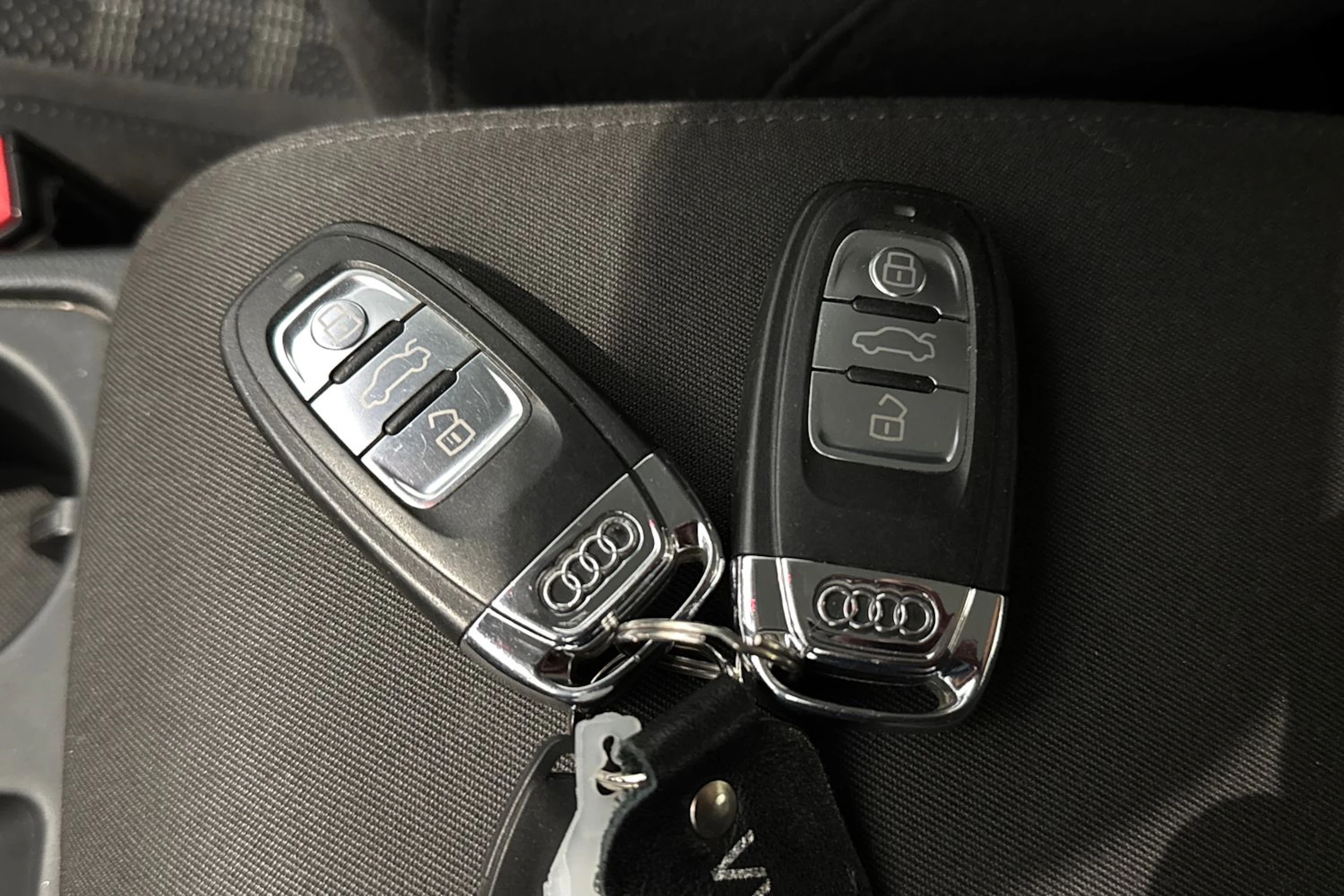 valkoinen Audi A4 2012 kuva 35.