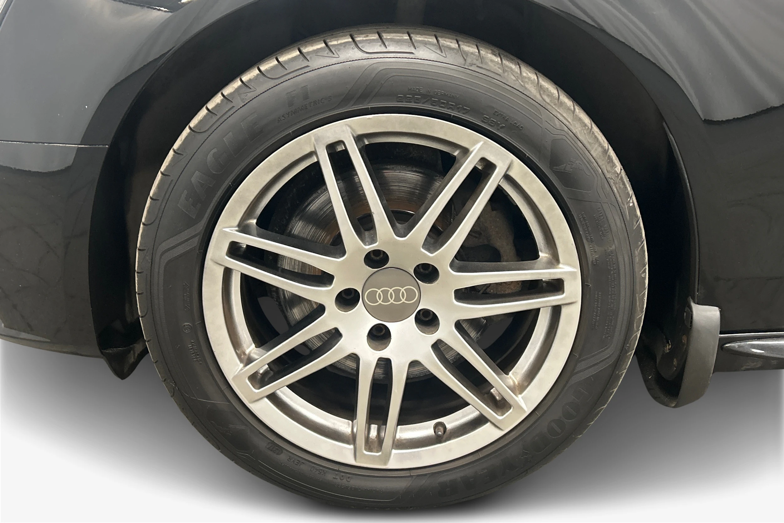 Musta Audi A4 2012 kuva 12.