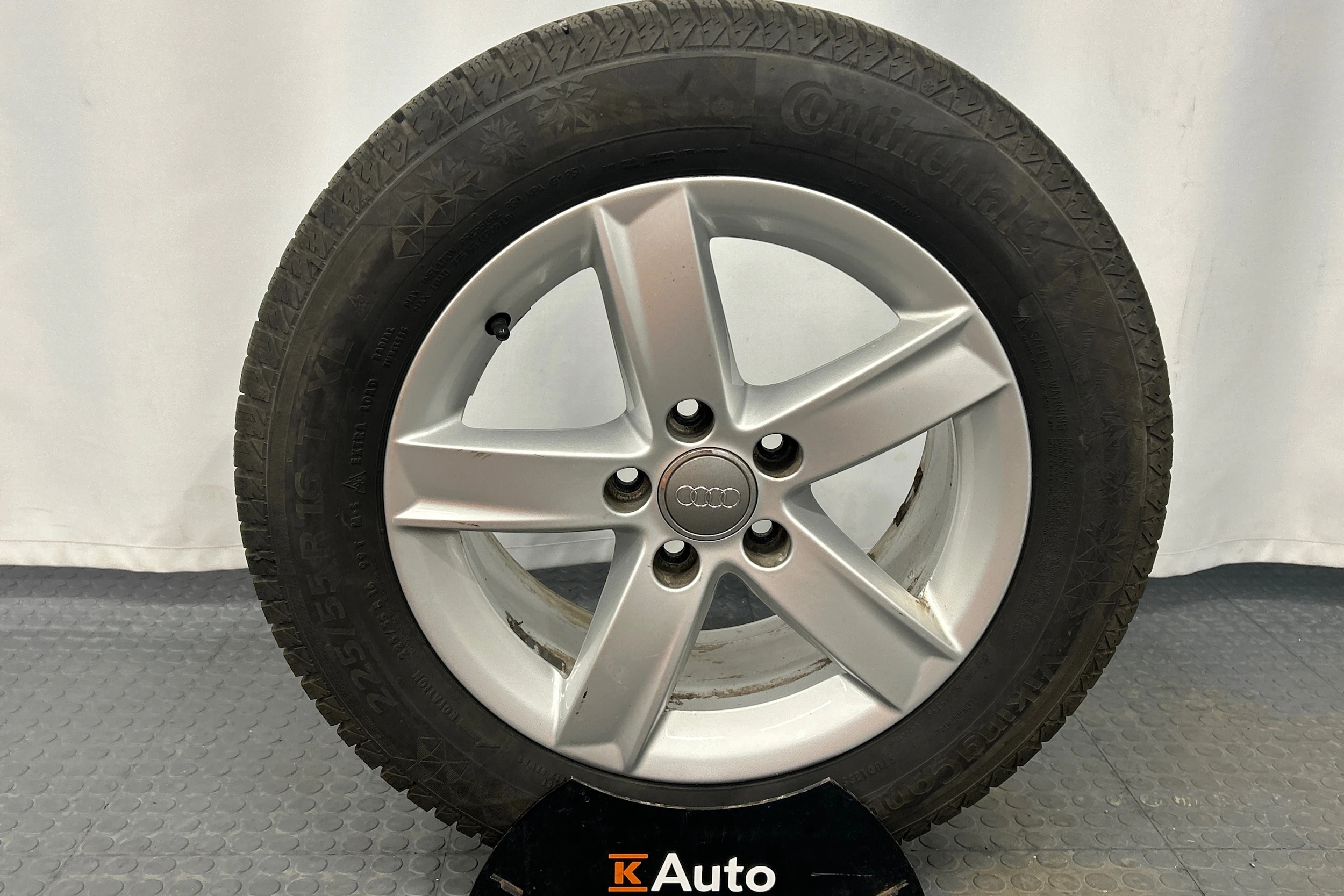Musta Audi A4 2012 kuva 13.