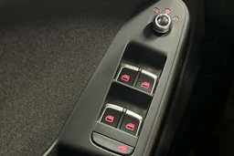 Musta Audi A4 2012 kuva 19.