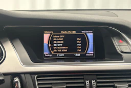 Musta Audi A4 2012 kuva 23.