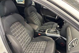 valkoinen Audi A4 2012 kuva 17.