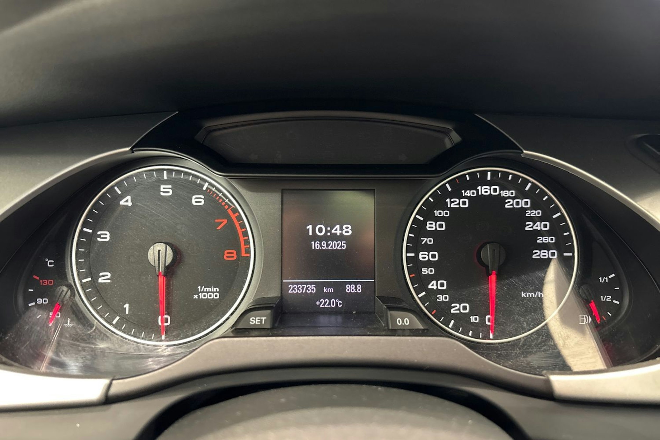 valkoinen Audi A4 2012 kuva 18.