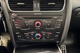 valkoinen Audi A4 2012 kuva 23.