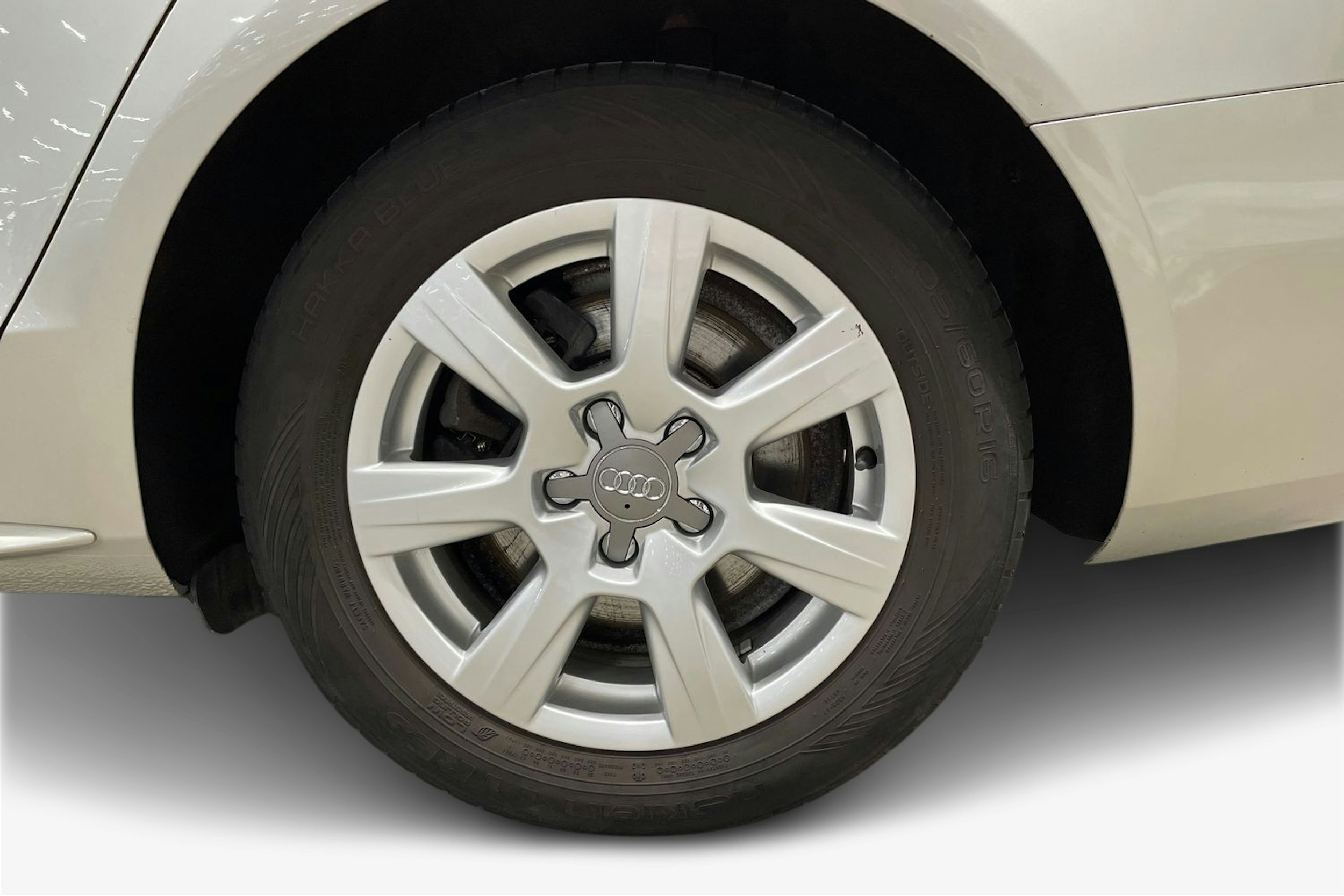 hopea Audi A4 2012 kuva 11.