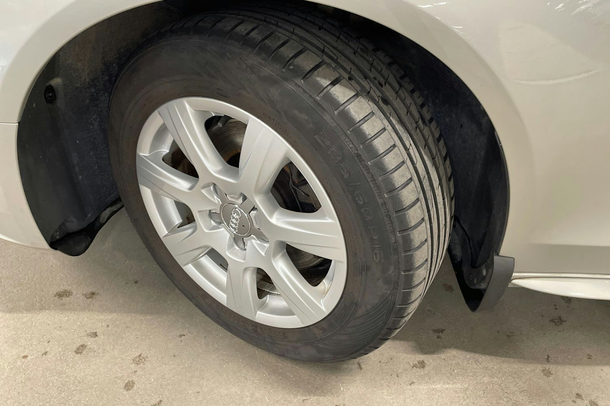 hopea Audi A4 2012 kuva 13.