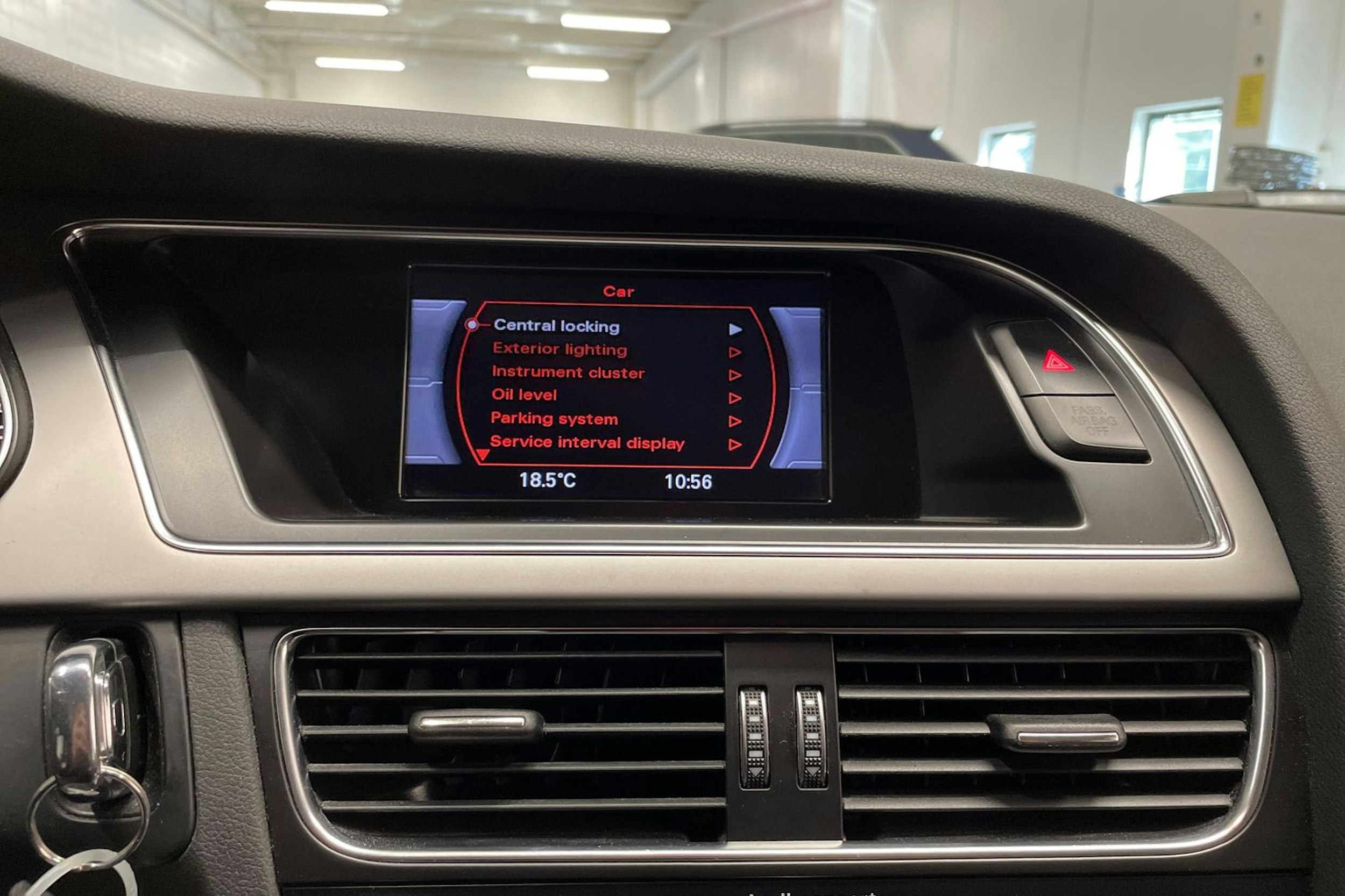 hopea Audi A4 2012 kuva 17.