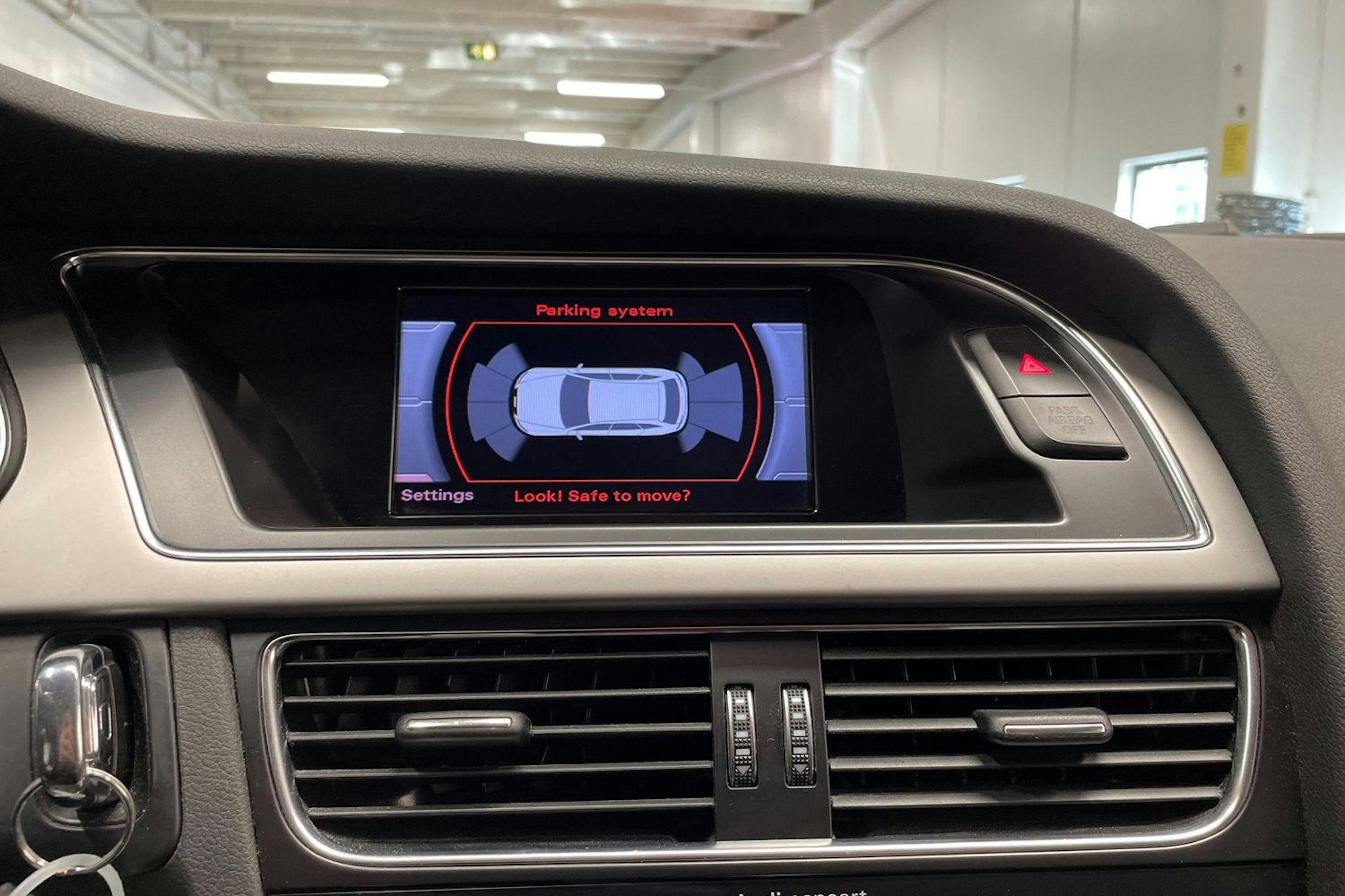 hopea Audi A4 2012 kuva 18.