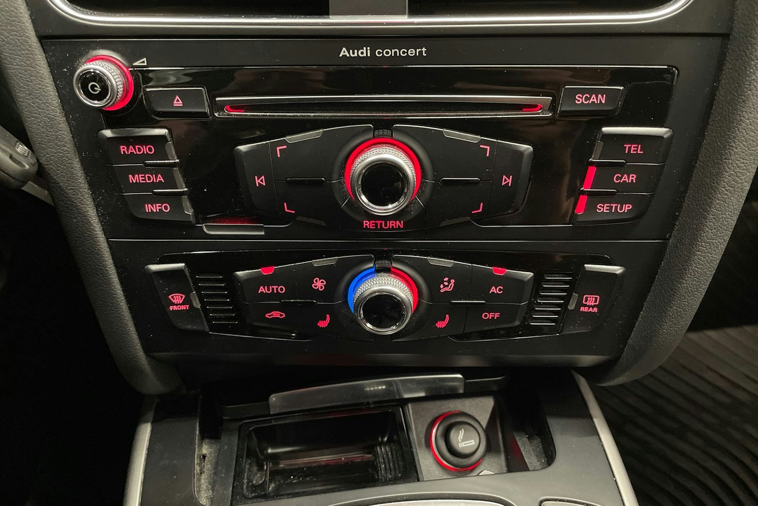 hopea Audi A4 2012 kuva 19.