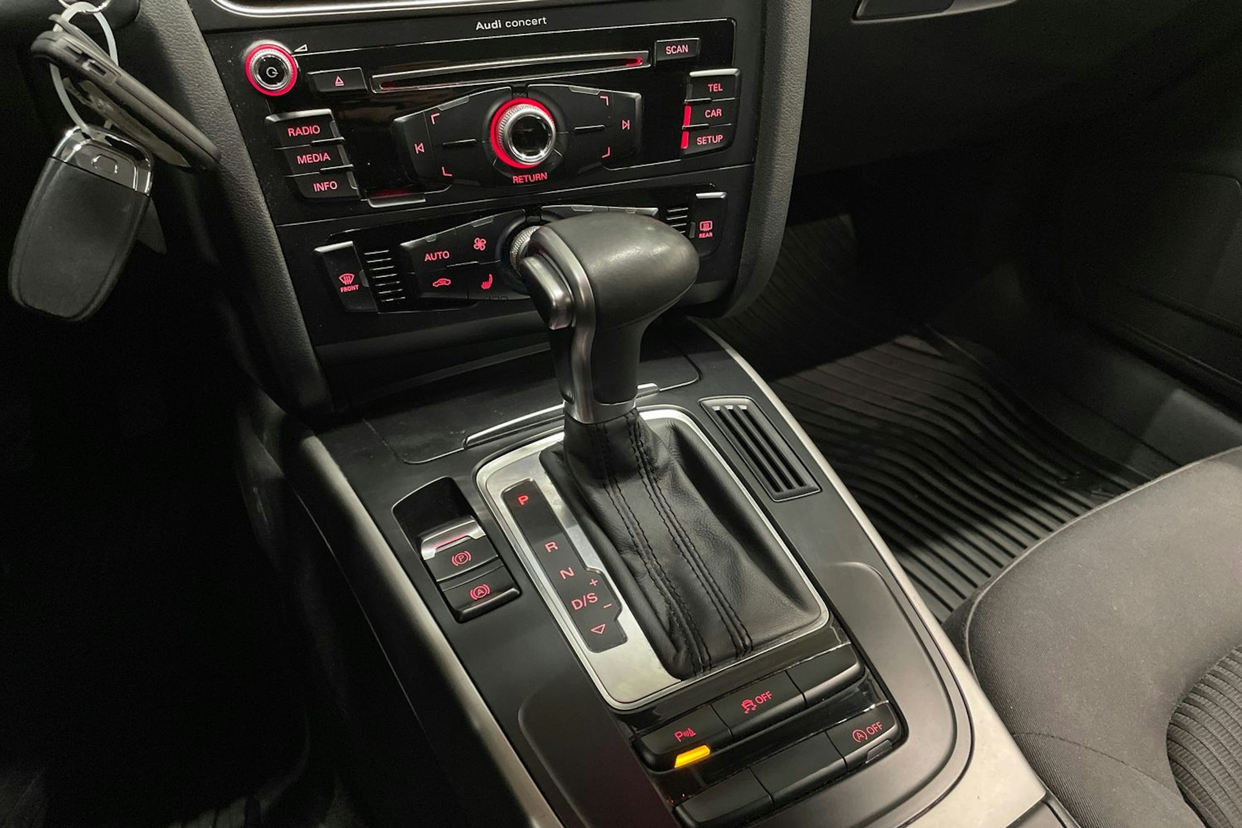 hopea Audi A4 2012 kuva 20.