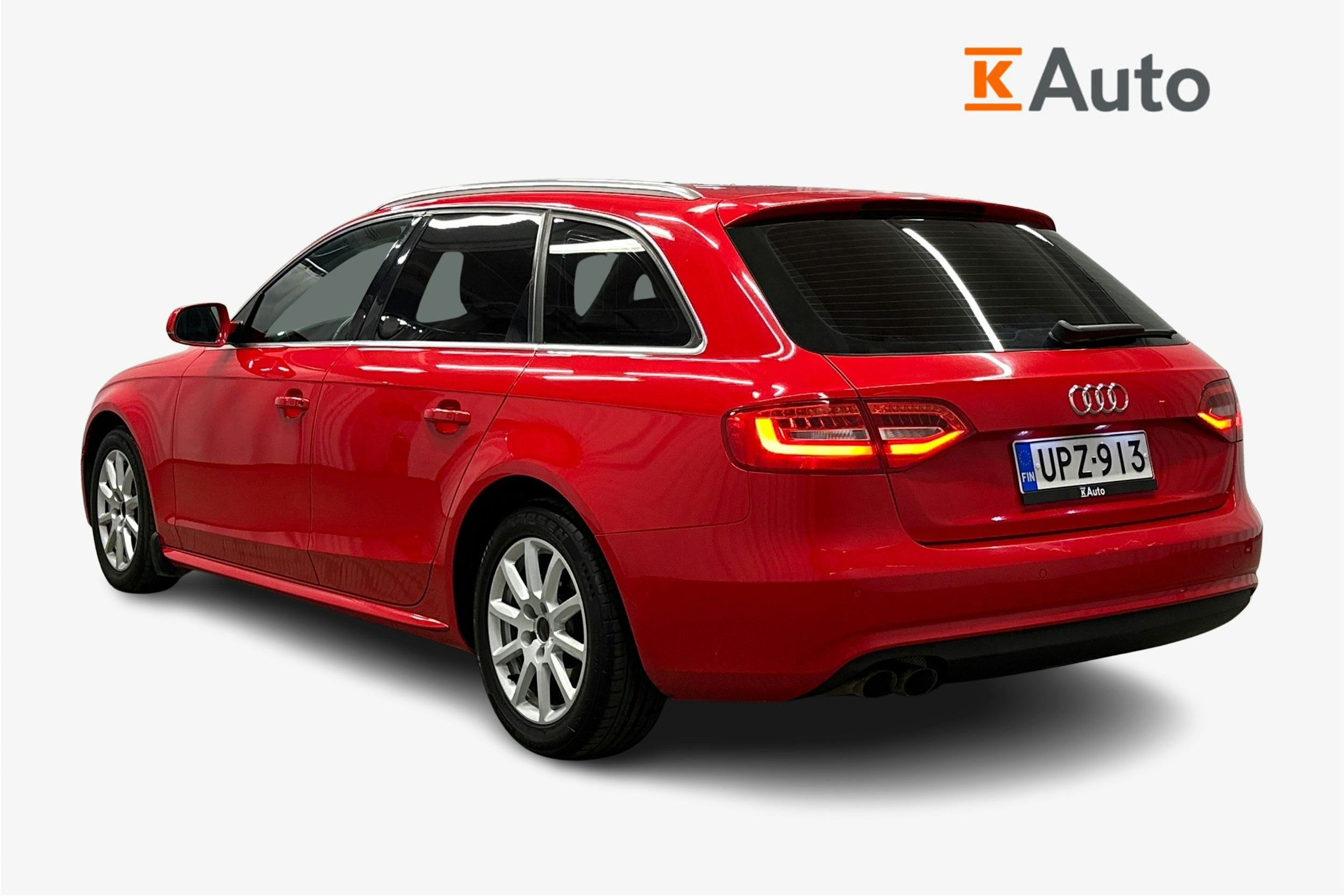 punainen Audi A4 2012 kuva 2.