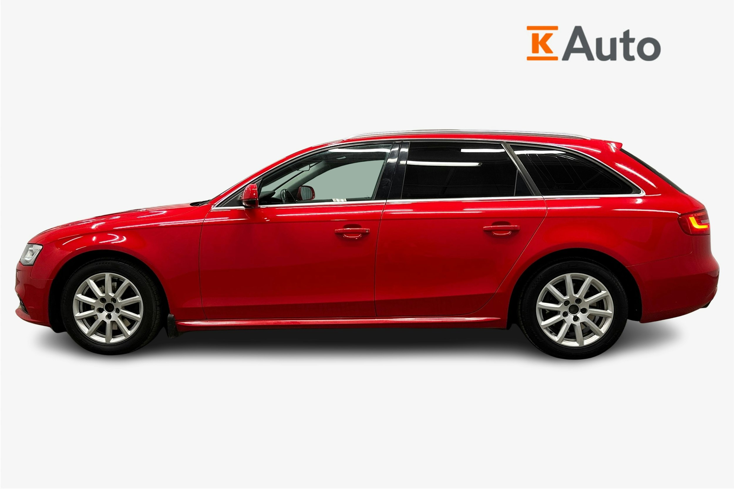 punainen Audi A4 2012 kuva 6.