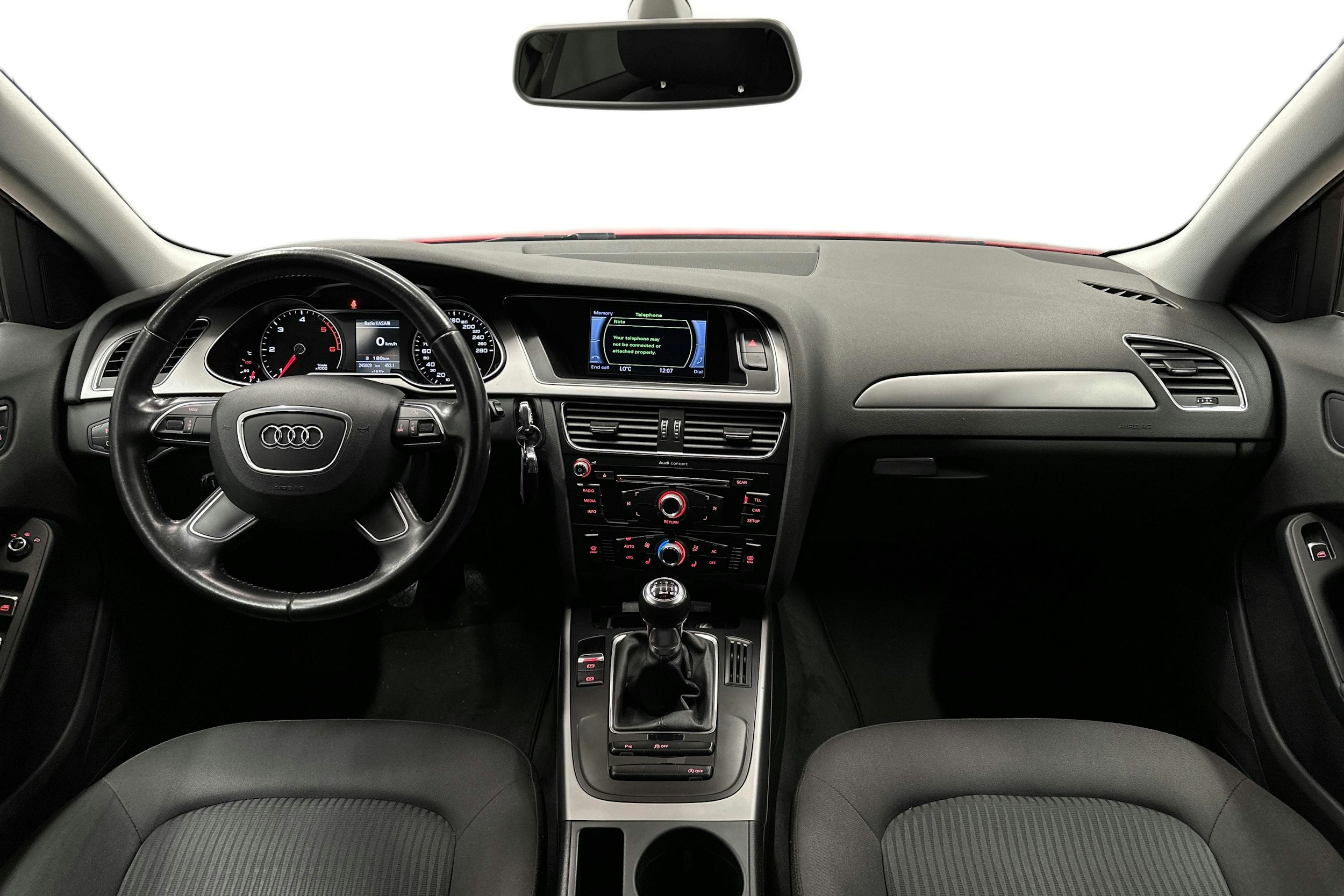 punainen Audi A4 2012 kuva 9.
