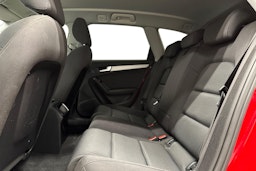 punainen Audi A4 2012 kuva 10.
