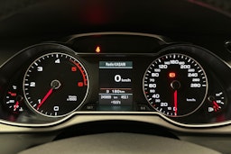 punainen Audi A4 2012 kuva 20.