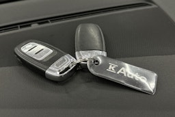 punainen Audi A4 2012 kuva 25.