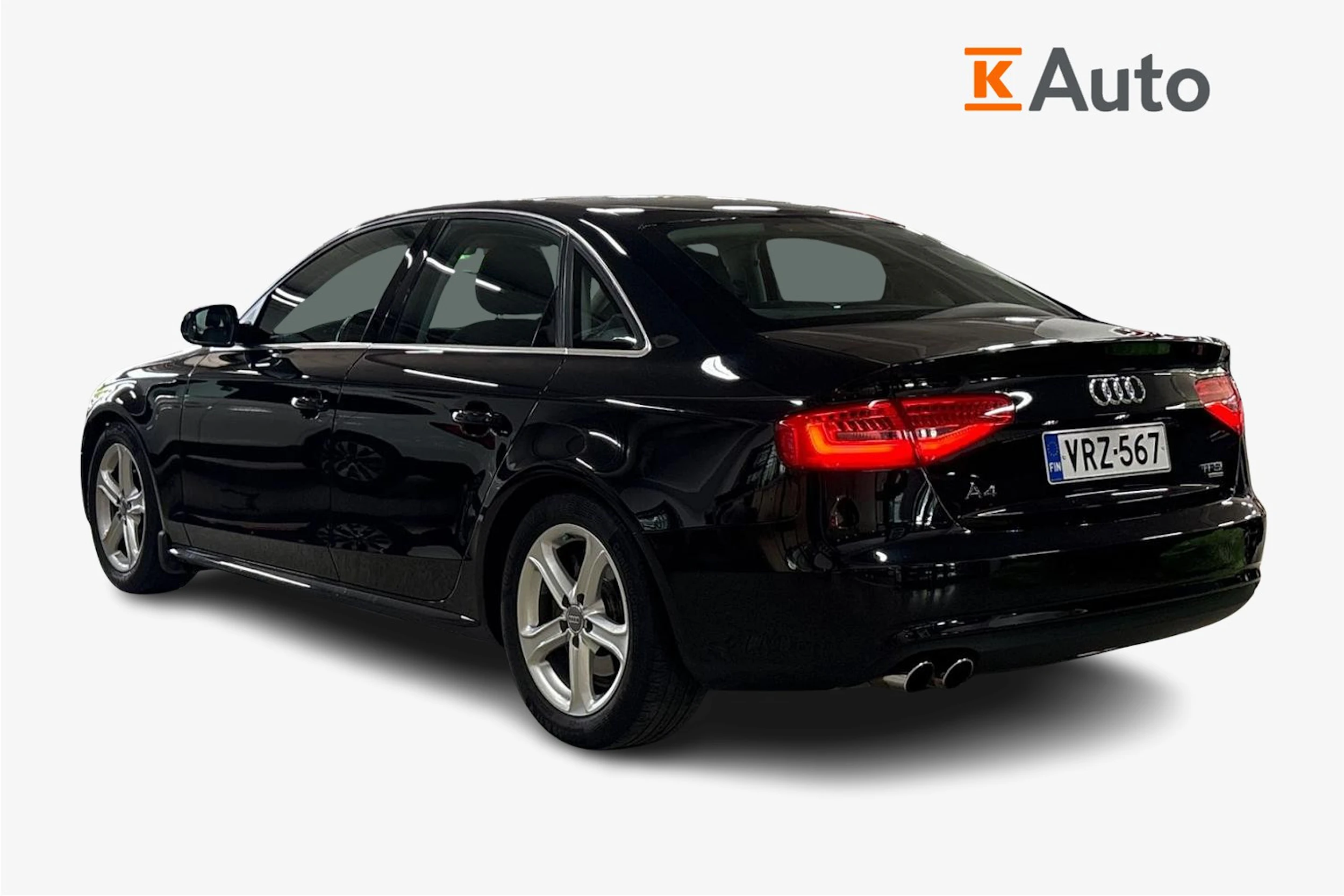 Musta Audi A4 2012 kuva 3.