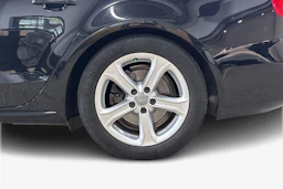Musta Audi A4 2012 kuva 12.