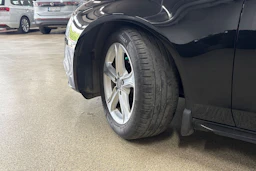Musta Audi A4 2012 kuva 13.