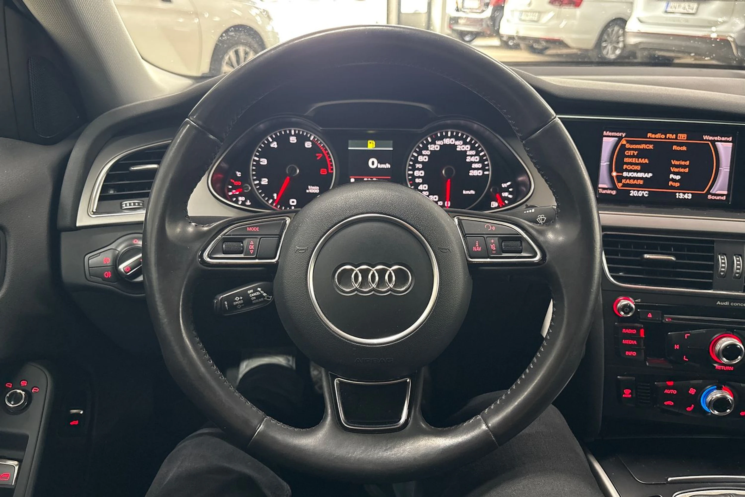Musta Audi A4 2012 kuva 15.