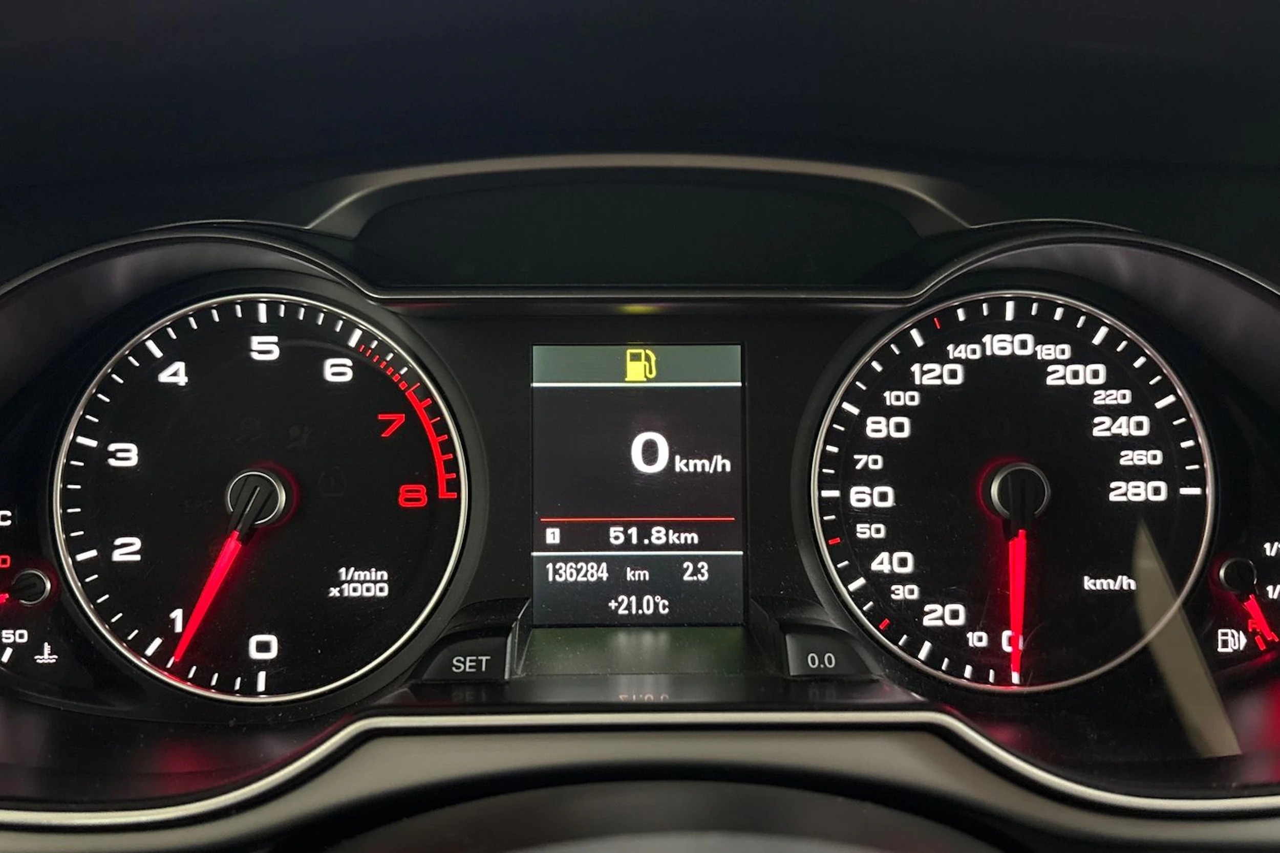 Musta Audi A4 2012 kuva 16.