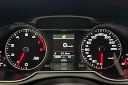 Musta Audi A4 2012 kuva 16.