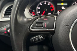 Musta Audi A4 2012 kuva 17.