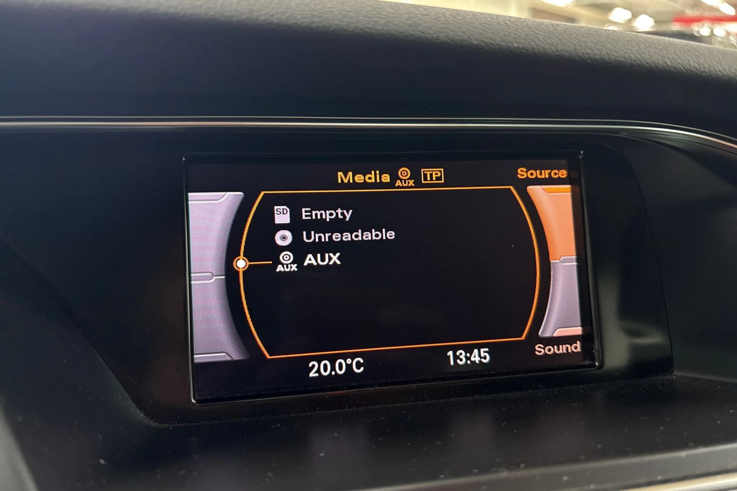 Musta Audi A4 2012 kuva 21.