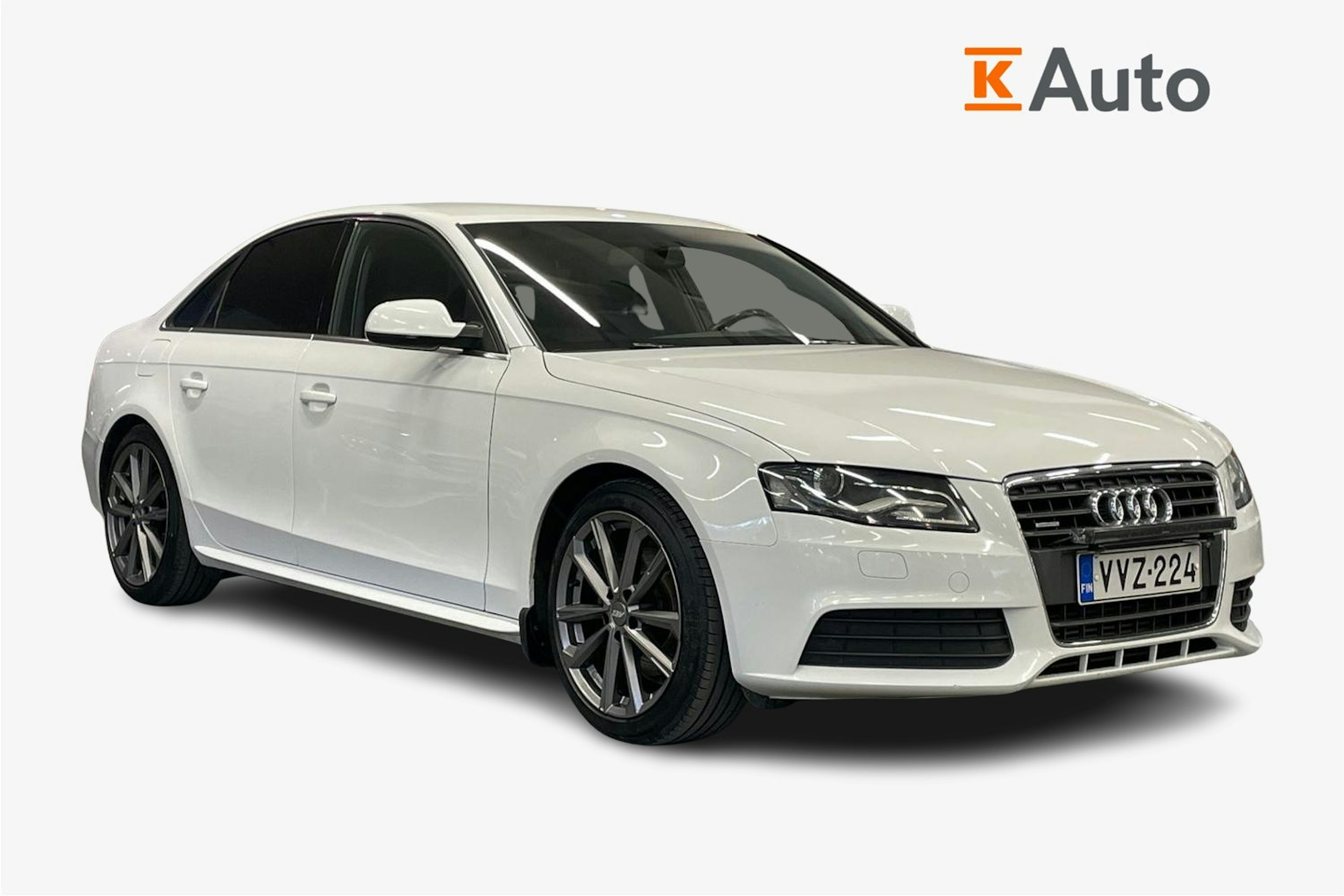 Valkoinen Audi A4 2012 kuva 1.