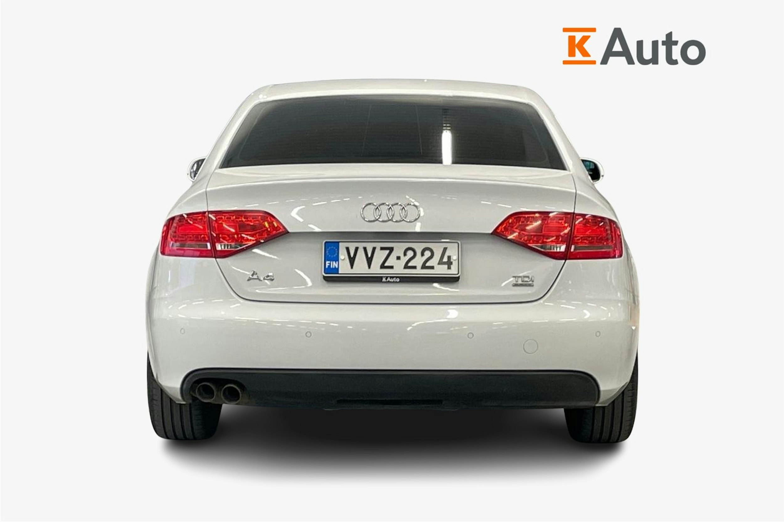 Valkoinen Audi A4 2012 kuva 3.