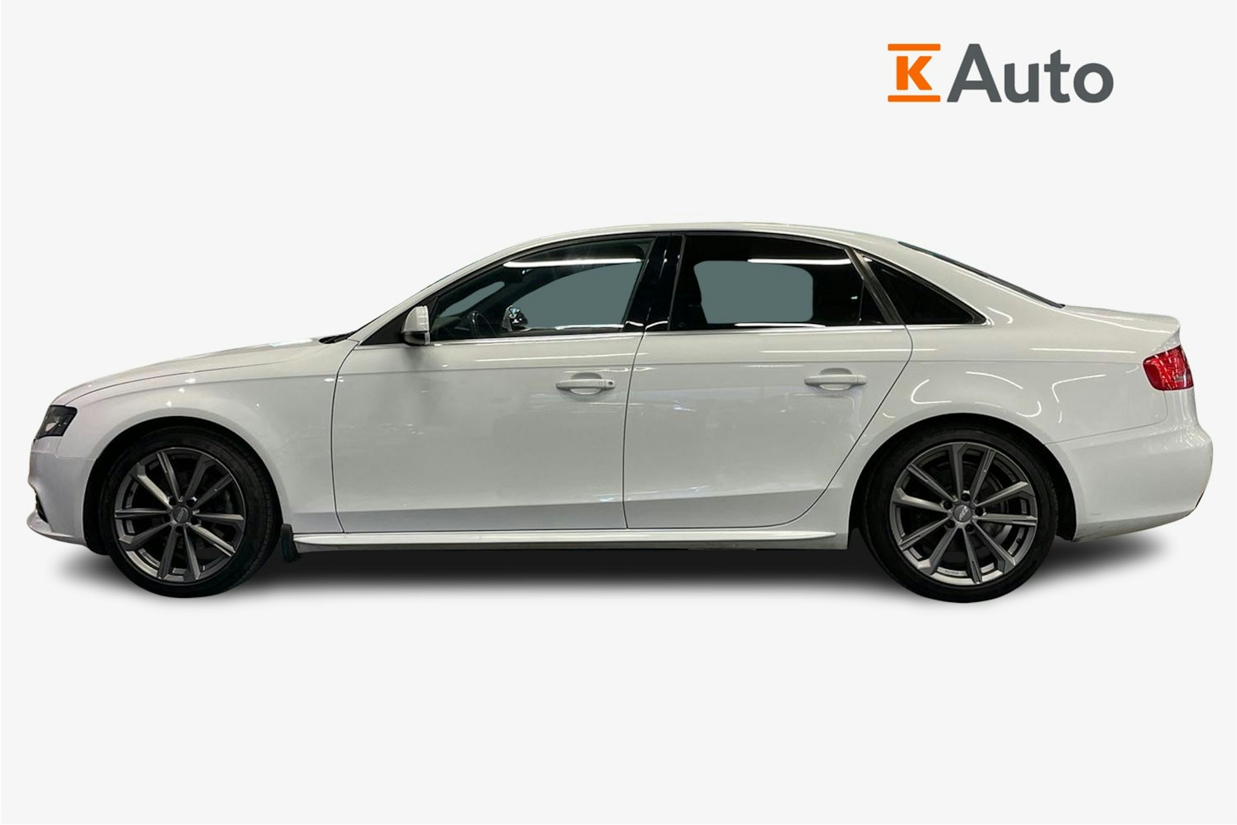 Valkoinen Audi A4 2012 kuva 6.