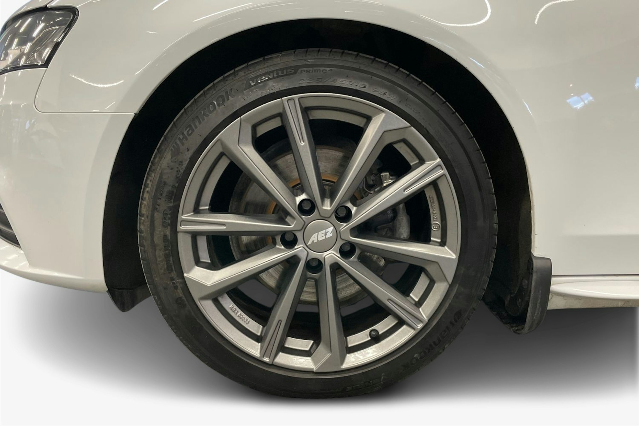 Valkoinen Audi A4 2012 kuva 11.