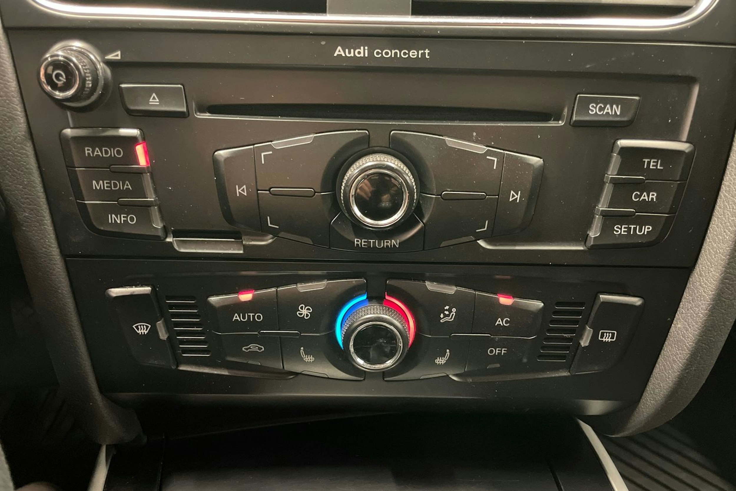 Valkoinen Audi A4 2012 kuva 18.