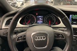 Valkoinen Audi A4 2012 kuva 21.