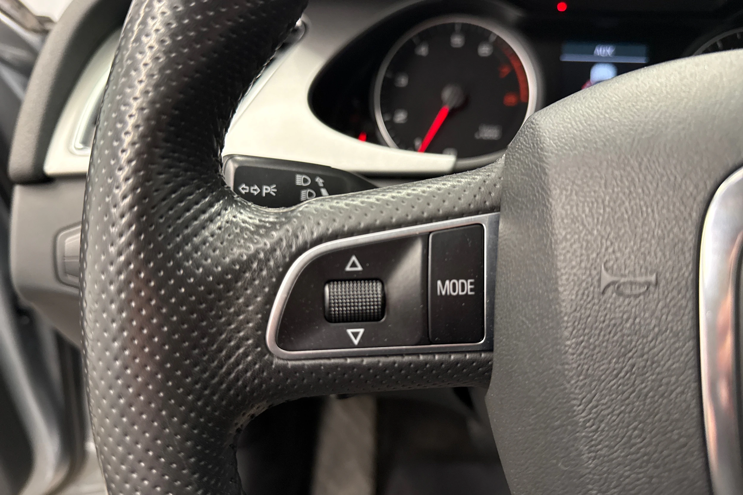 harmaa Audi A4 2012 kuva 19.