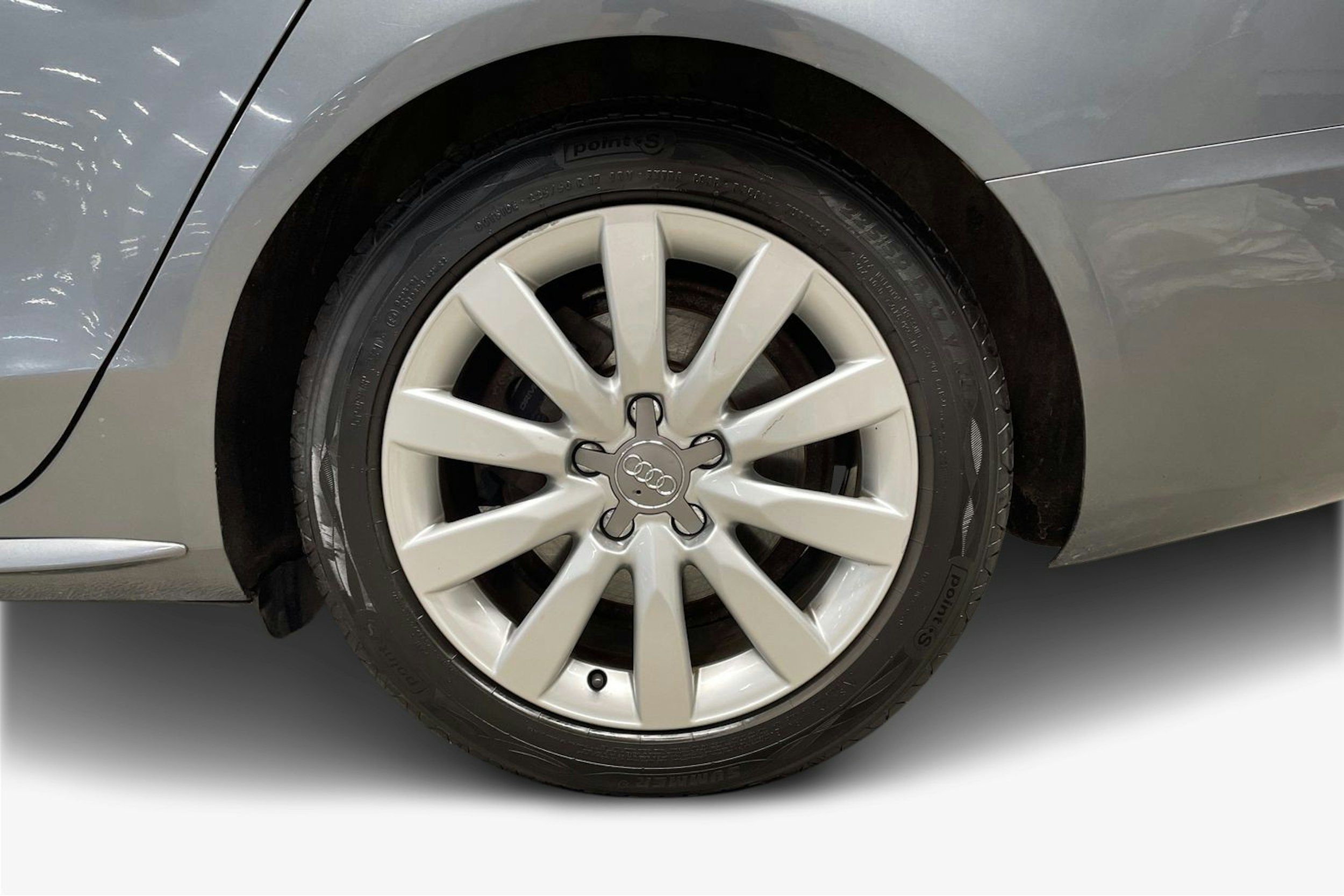 Harmaa Audi A4 2012 kuva 11.